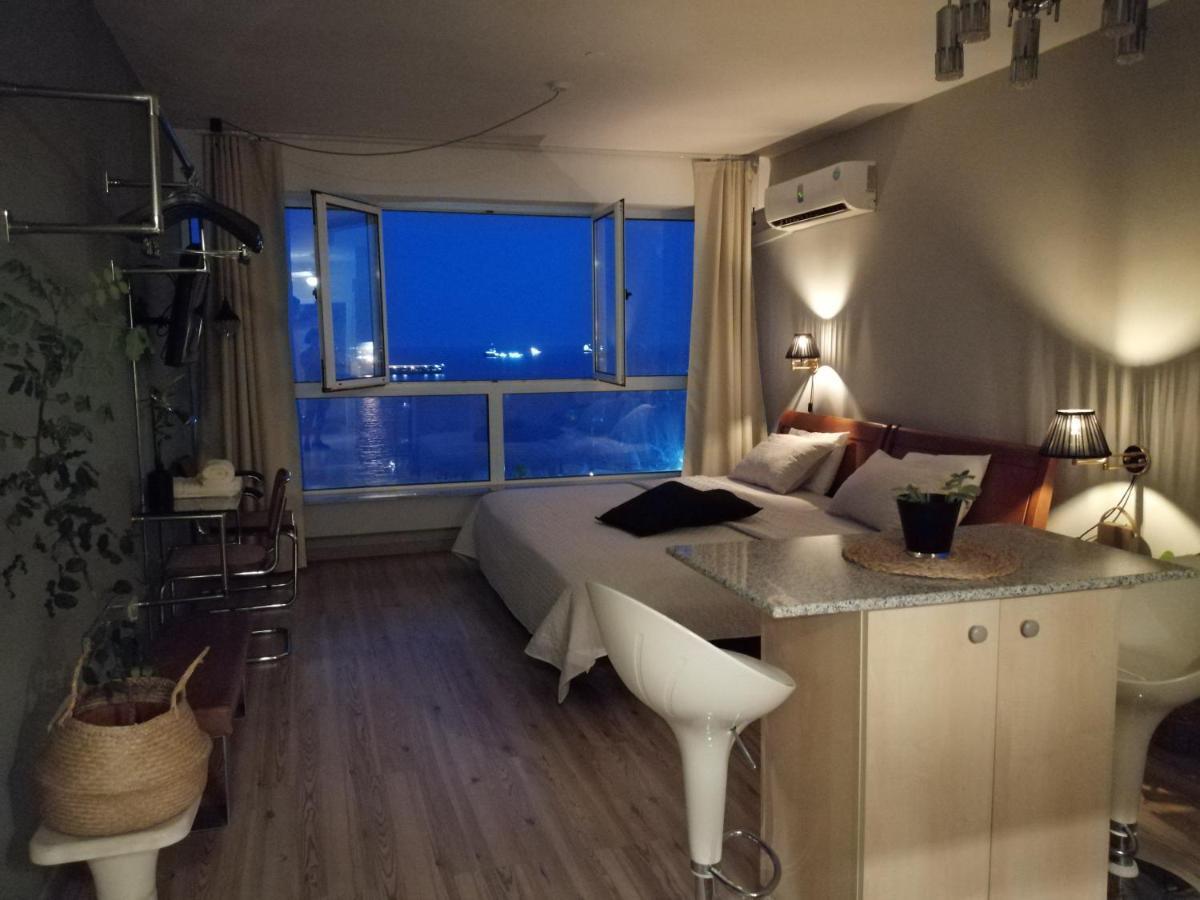 A City-Center Seaview Penthouse At Oceanic Limassol Extérieur photo